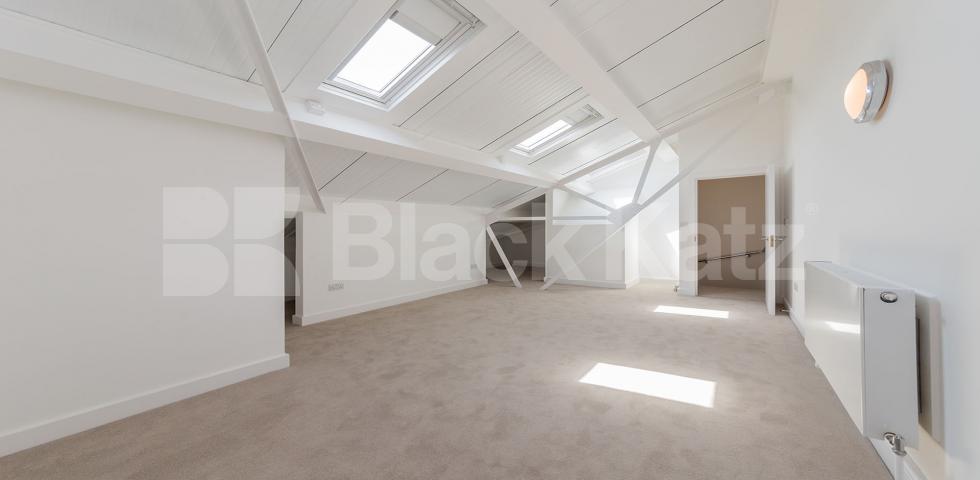 			NEW REBURBISHMENT, 3 Bedroom, 1 bath, 1 reception Apartment			 SPRINGFIELD HOUSE LOFTS-TYSSEN STREET, DALSTON E8